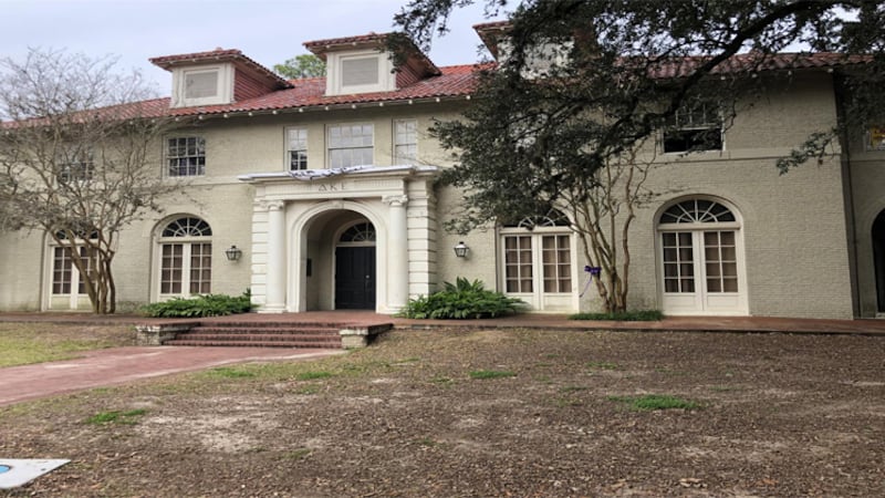 Delta Kappa Epsilon fraternity house in Baton Rouge. (Source: WAFB)