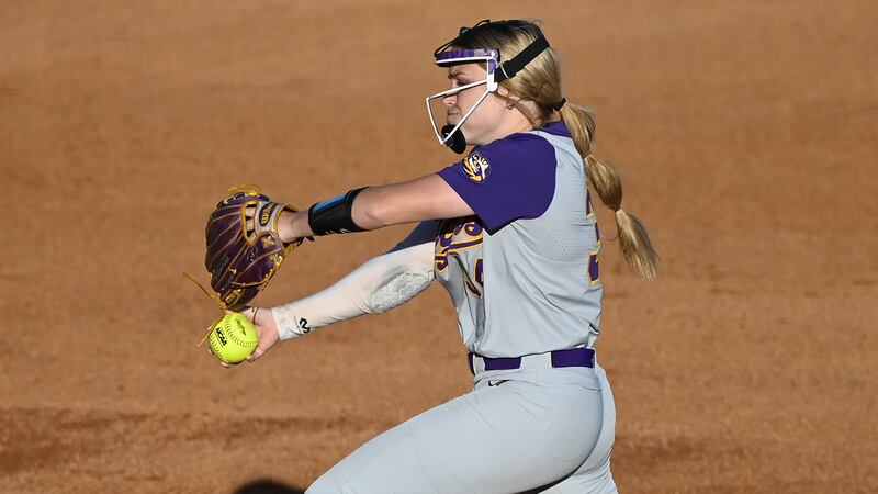 LSU pitcher Raelin Chaffin (34)